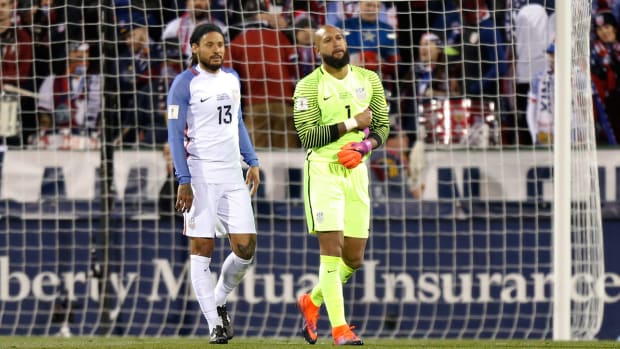 jermaine-jones-tim-howard-usmnt.jpg